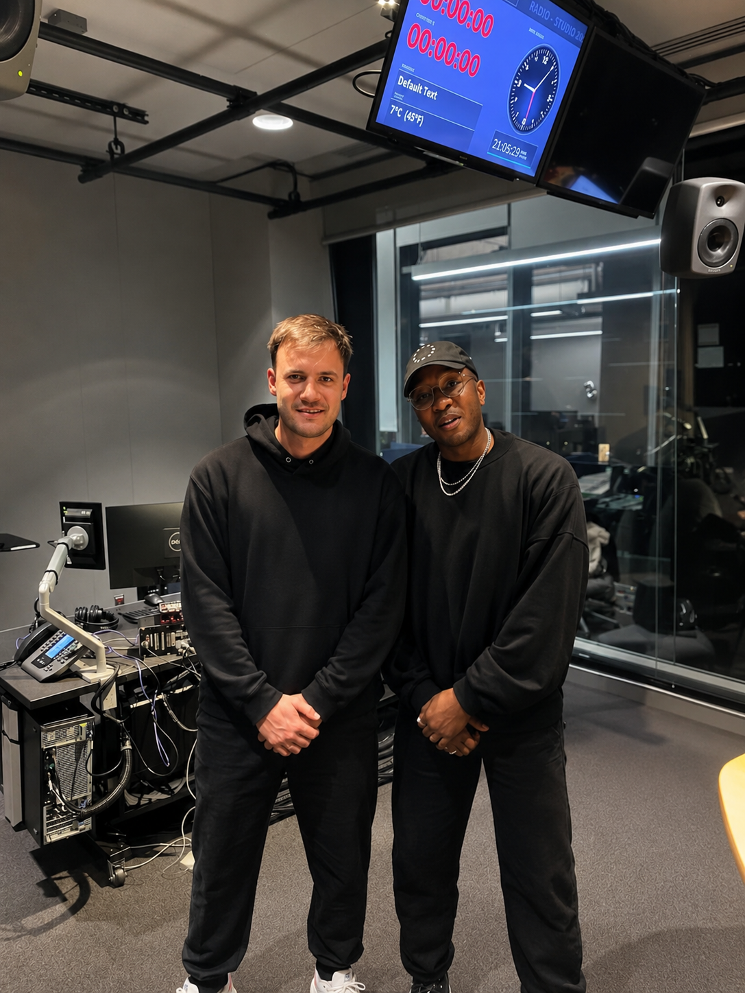 CHEIDAH et Nicolas Ouellet en studio à Radio-Canada